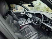 アウディ Q7 中古車
