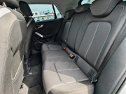 アウディ Q2 中古車