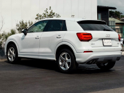 アウディ Q2 中古車