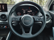 アウディ Q2 中古車