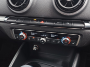 アウディ A3スポーツバック 中古車