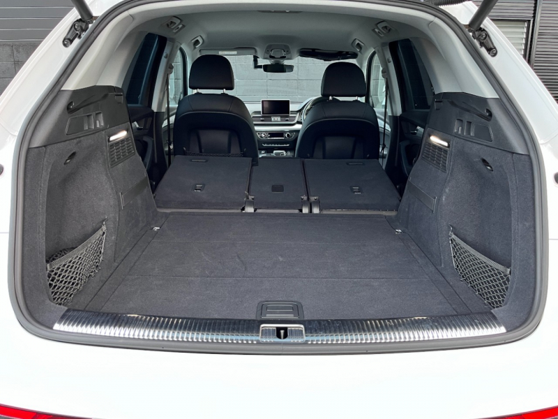 アウディ Q5 中古車