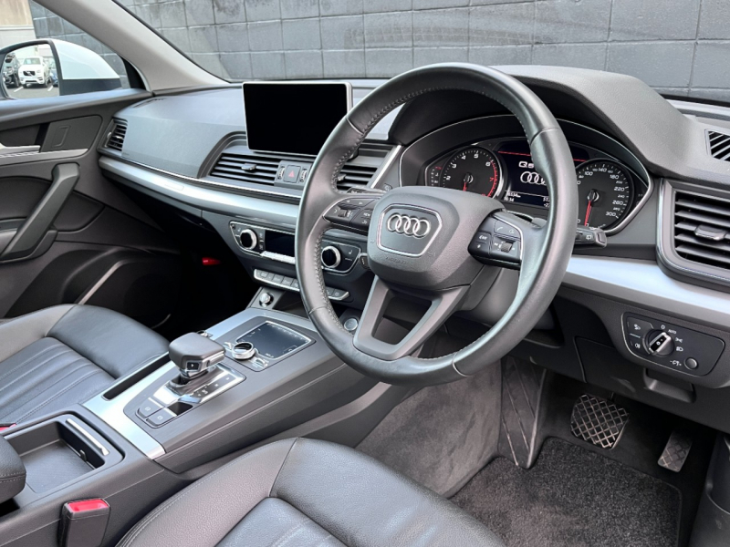 アウディ Q5 中古車