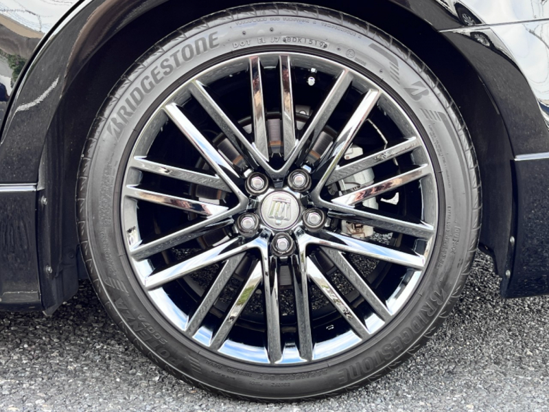 トヨタ クラウンハイブリッド 中古車