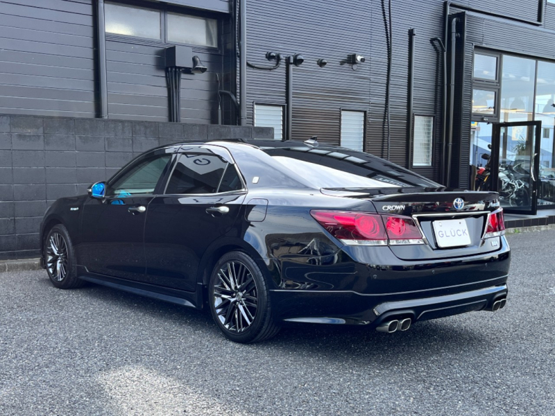 トヨタ クラウンハイブリッド 中古車
