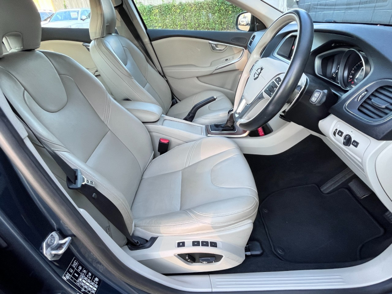 ボルボ V40 中古車