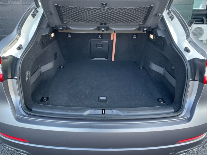 マセラティ レヴァンテ 中古車