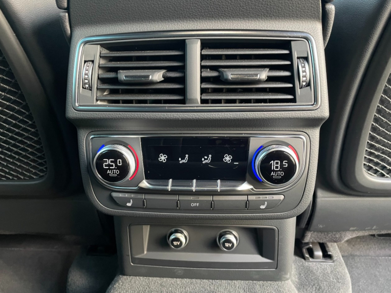 アウディ Q7 中古車