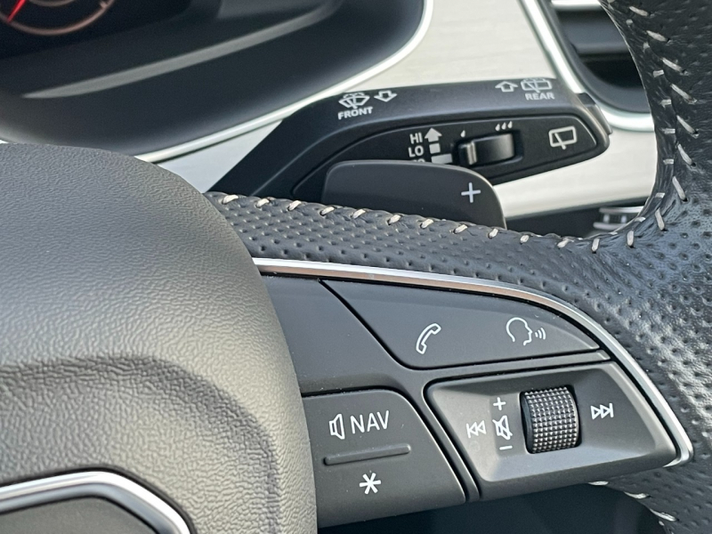 アウディ Q7 中古車