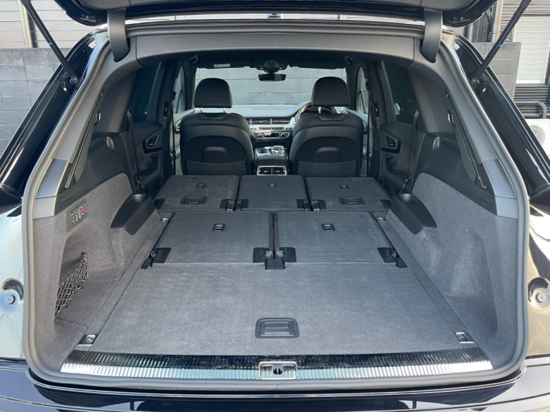 アウディ Q7 中古車