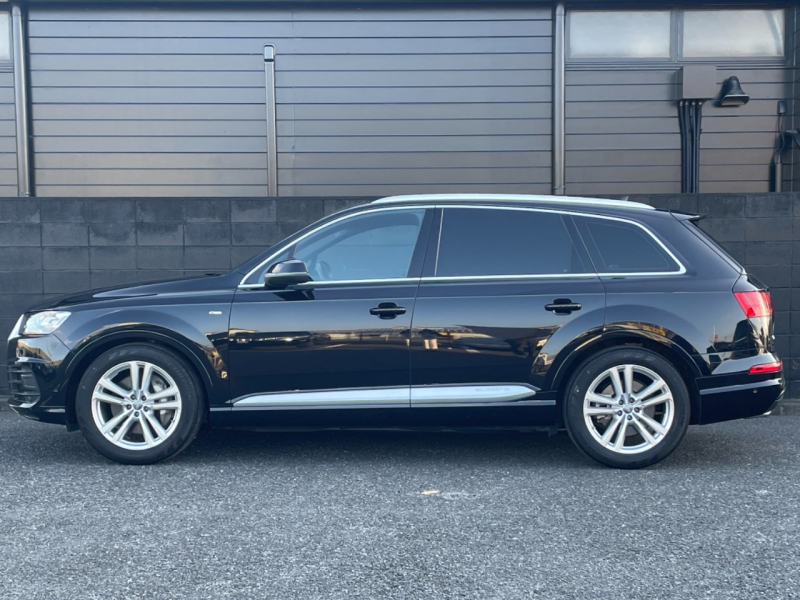 アウディ Q7 中古車