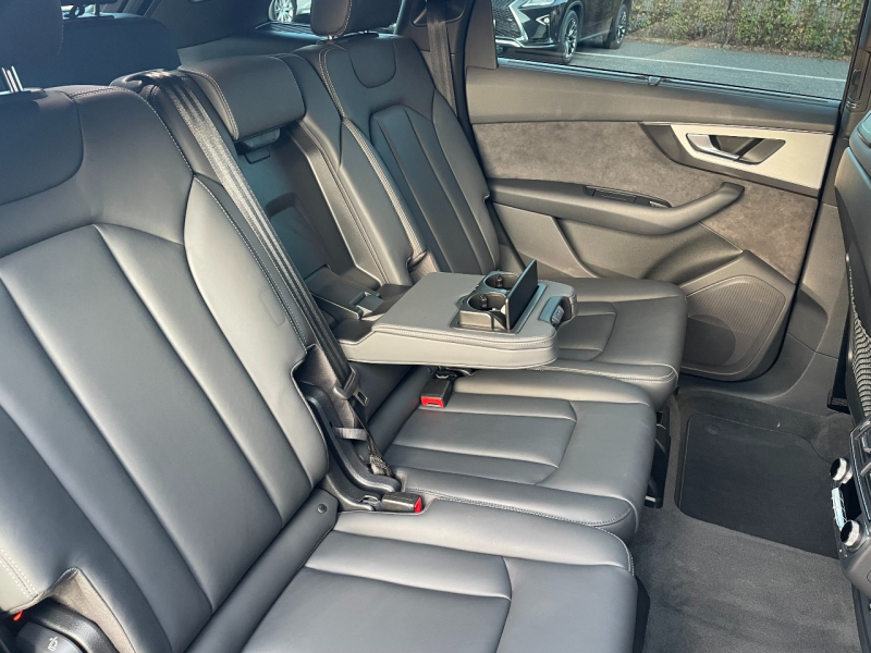 アウディ Q7 中古車