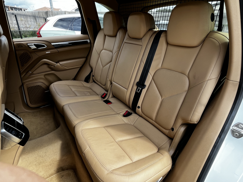 ポルシェ カイエン 中古車