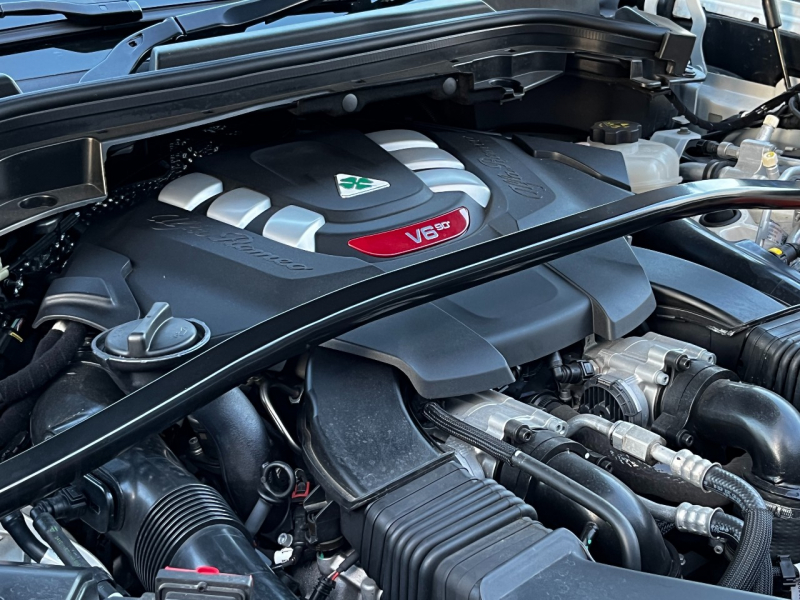 アルファロメオ ステルヴィオ 中古車