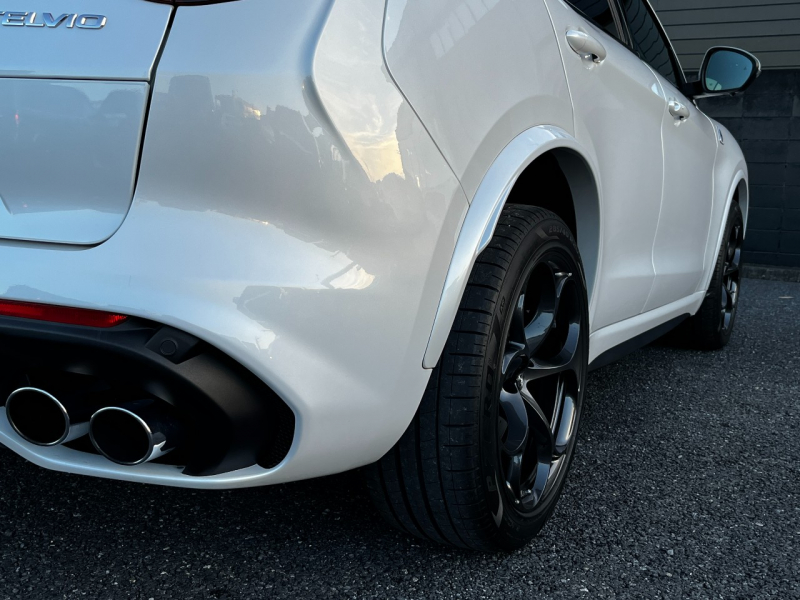 アルファロメオ ステルヴィオ 中古車