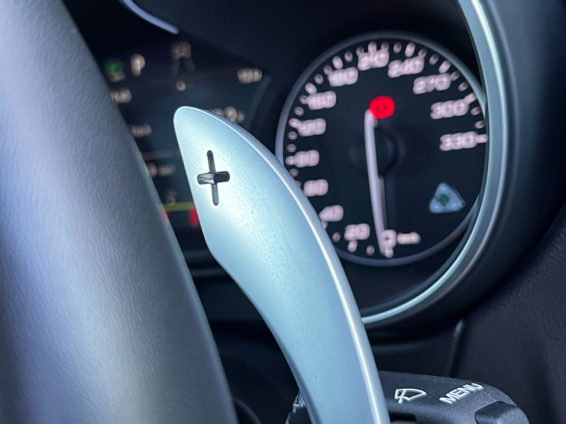 アルファロメオ ステルヴィオ 中古車