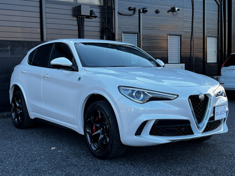 アルファロメオ ステルヴィオ 中古車