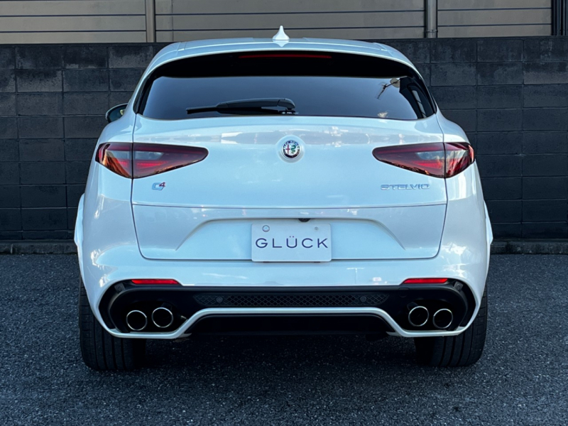 アルファロメオ ステルヴィオ 中古車