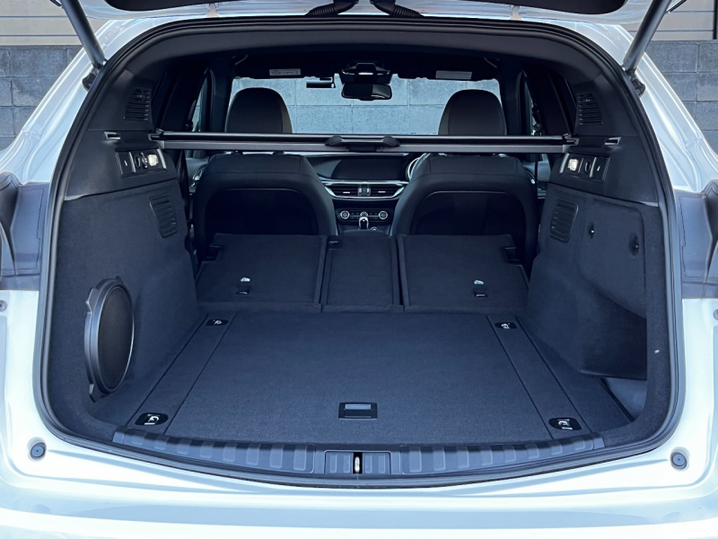 アルファロメオ ステルヴィオ 中古車