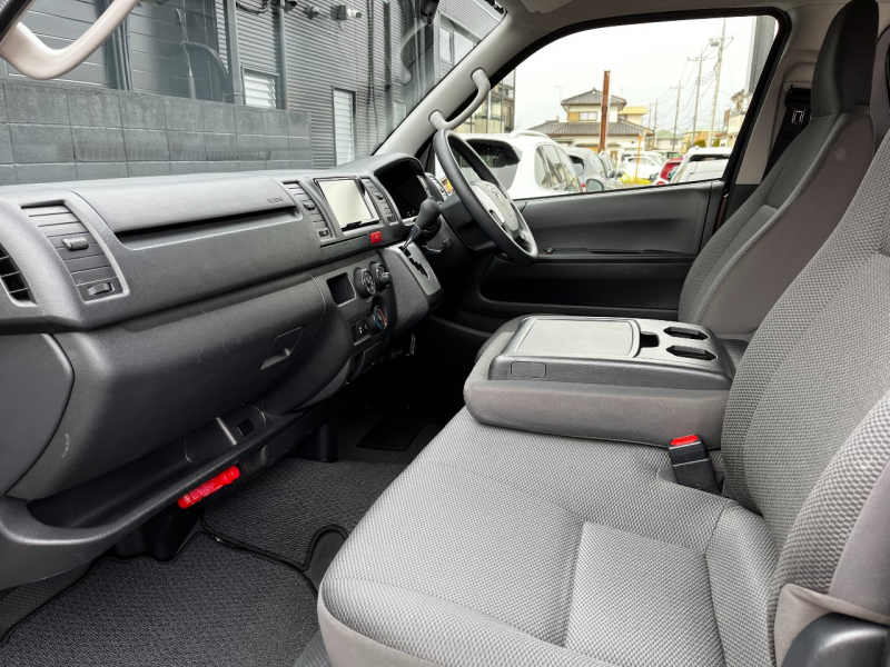 トヨタ ハイエースバン 中古車