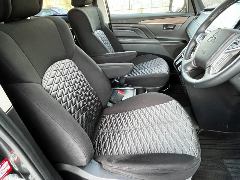 三菱 デリカD:5 中古車