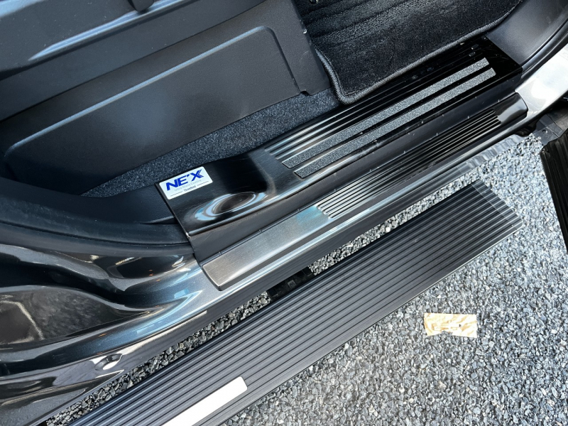 三菱 デリカD:5 中古車