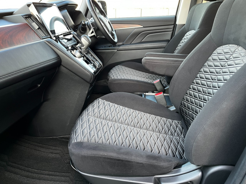 三菱 デリカD:5 中古車