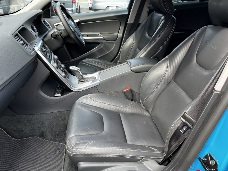 ボルボ V60 中古車