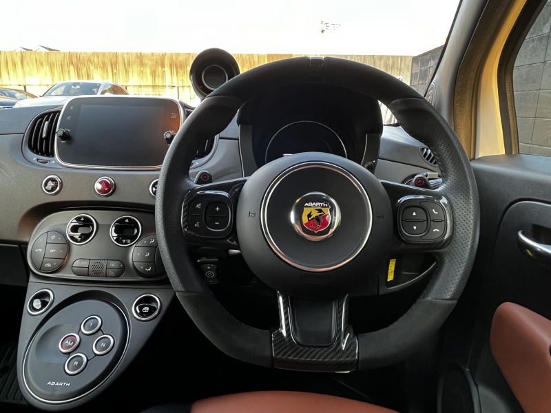 アバルト 595 中古車