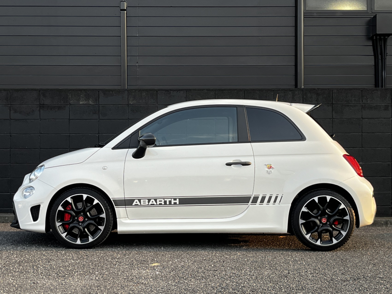 アバルト 595 中古車