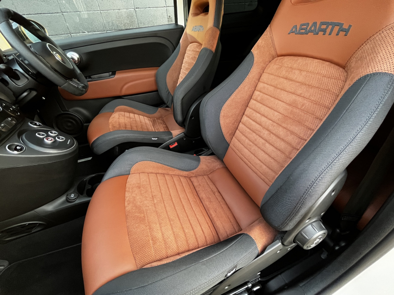 アバルト 595 中古車