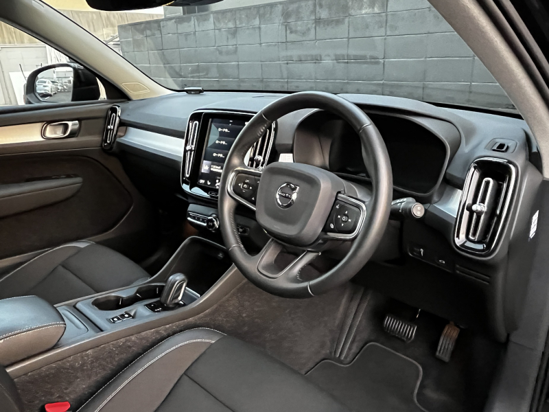 ボルボ XC40 中古車