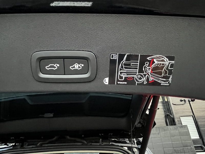 ボルボ XC40 中古車