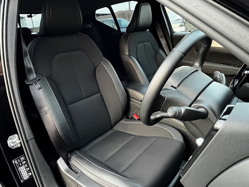 ボルボ XC40 中古車