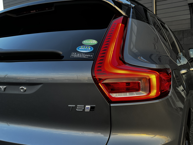 ボルボ XC40 中古車