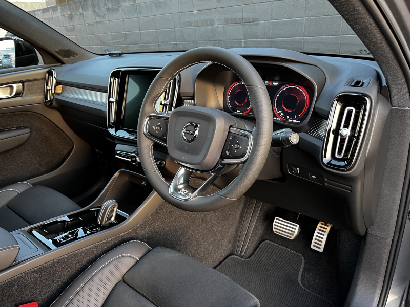 ボルボ XC40 中古車