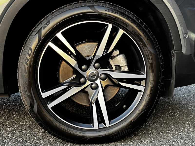 ボルボ XC40 中古車