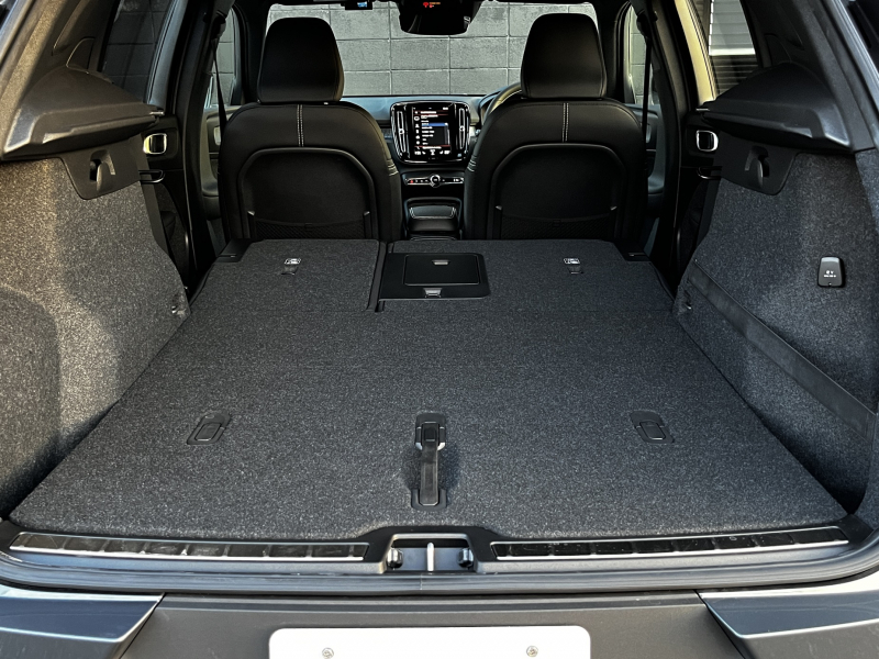 ボルボ XC40 中古車