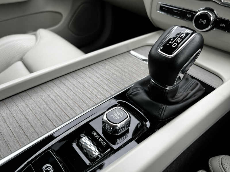 ボルボ XC60 中古車