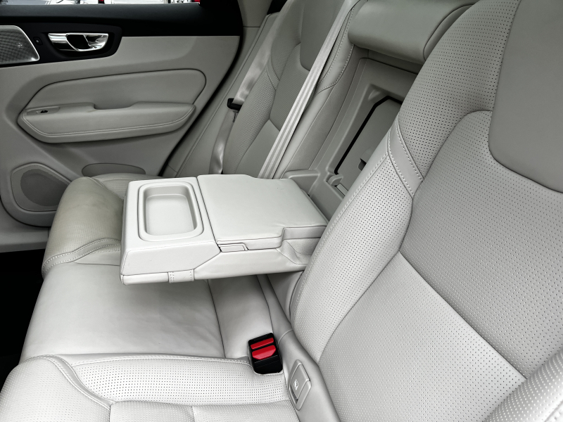 ボルボ XC60 中古車