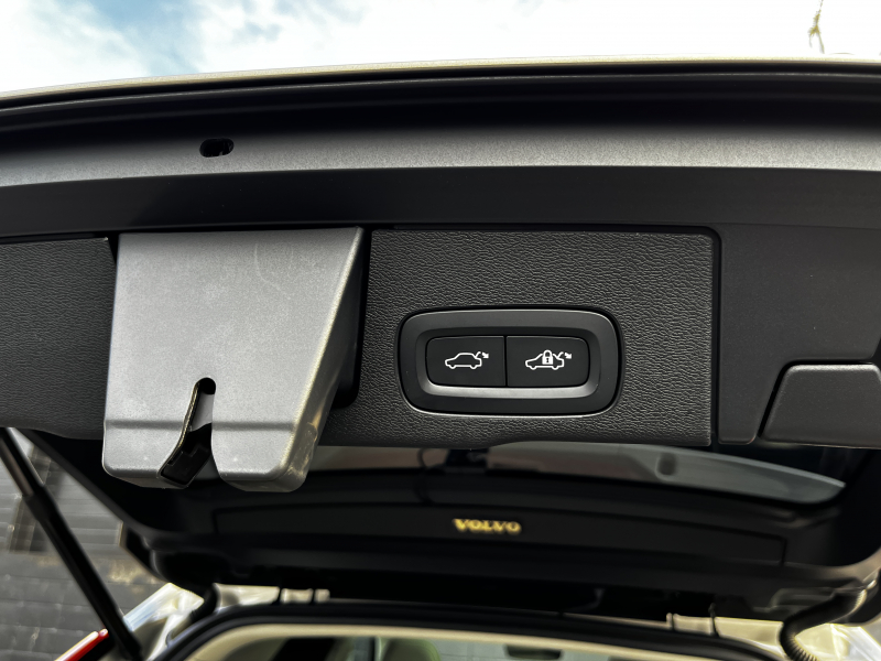 ボルボ XC60 中古車