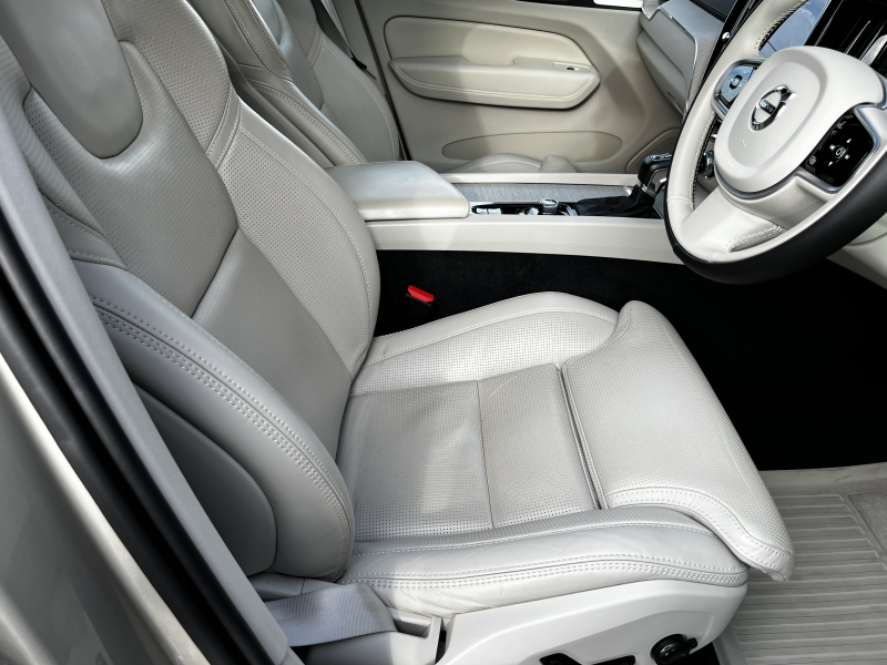 ボルボ XC60 中古車