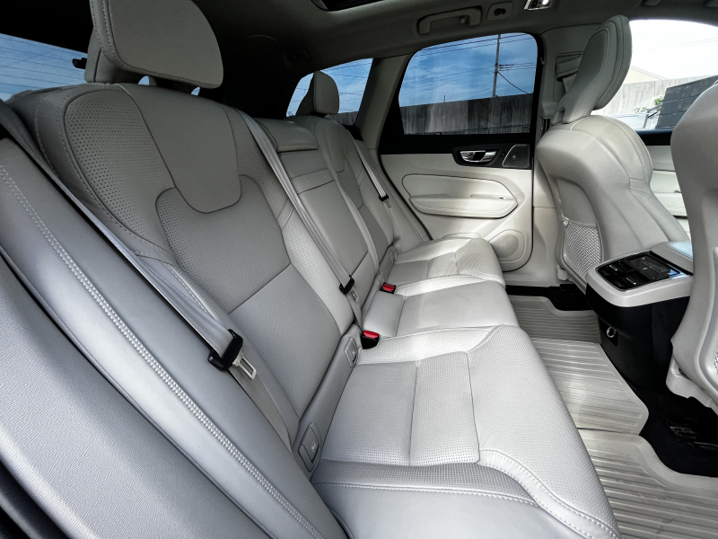 ボルボ XC60 中古車