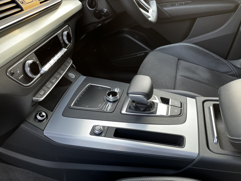 アウディ Q5 中古車