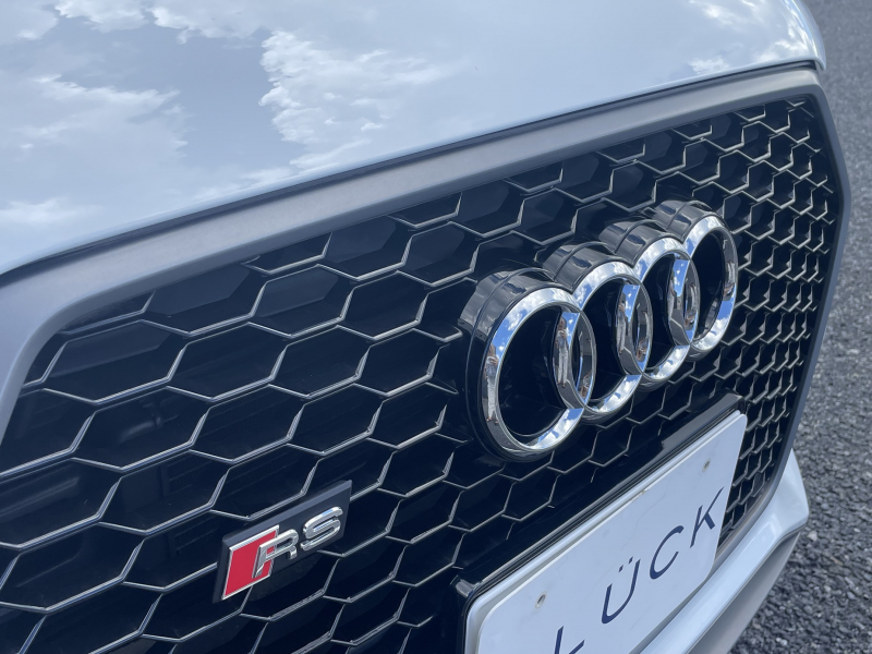 アウディ RS Q3 中古車