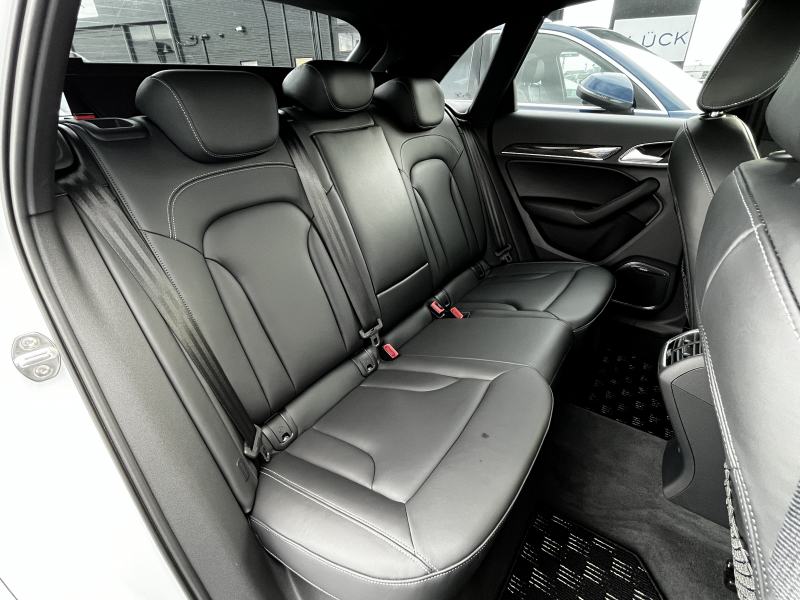 アウディ RS Q3 中古車