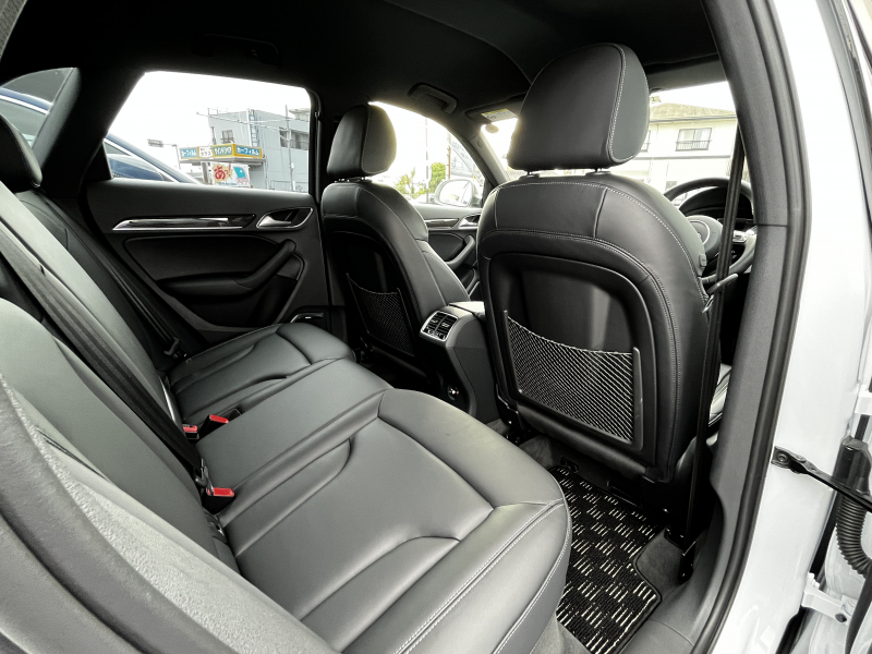 アウディ RS Q3 中古車