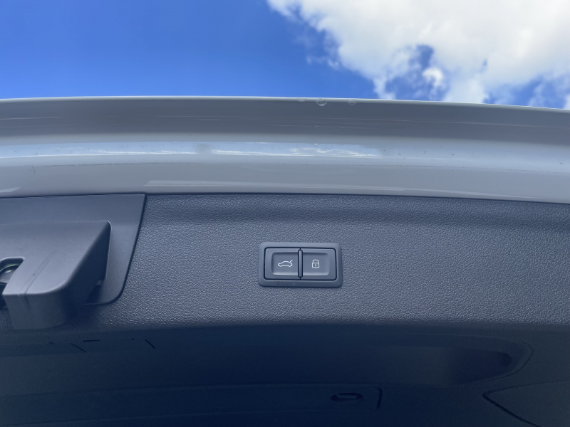 アウディ RS Q3 中古車