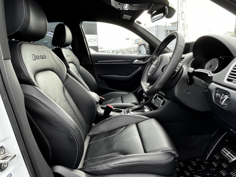 アウディ RS Q3 中古車