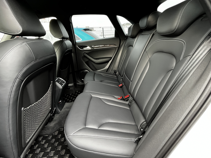 アウディ RS Q3 中古車